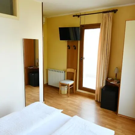Casa Antonelli Мальчезіне