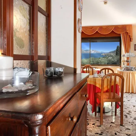 Casa Antonelli Мальчезіне